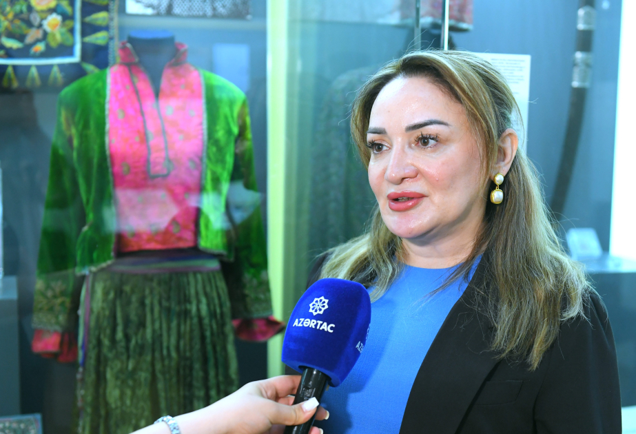 Aynur Babayeva: Xurşidbanu Natəvanın bədii tikmələrinin nümunələri “Gül dəftəri” albomunda toplanıb