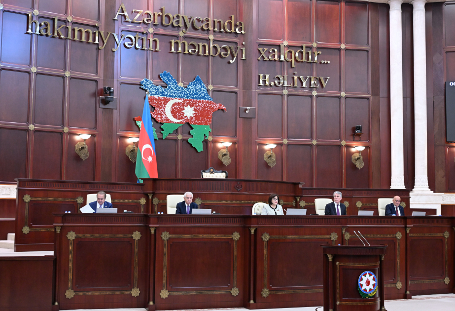 Milli Məclis növbədənkənar sessiya çərçivəsində daha 10 məsələnin müzakirəsinə başlayıb