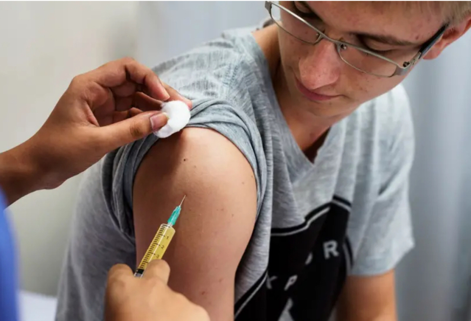 Meningitis B vaccine to be offered to a million young people