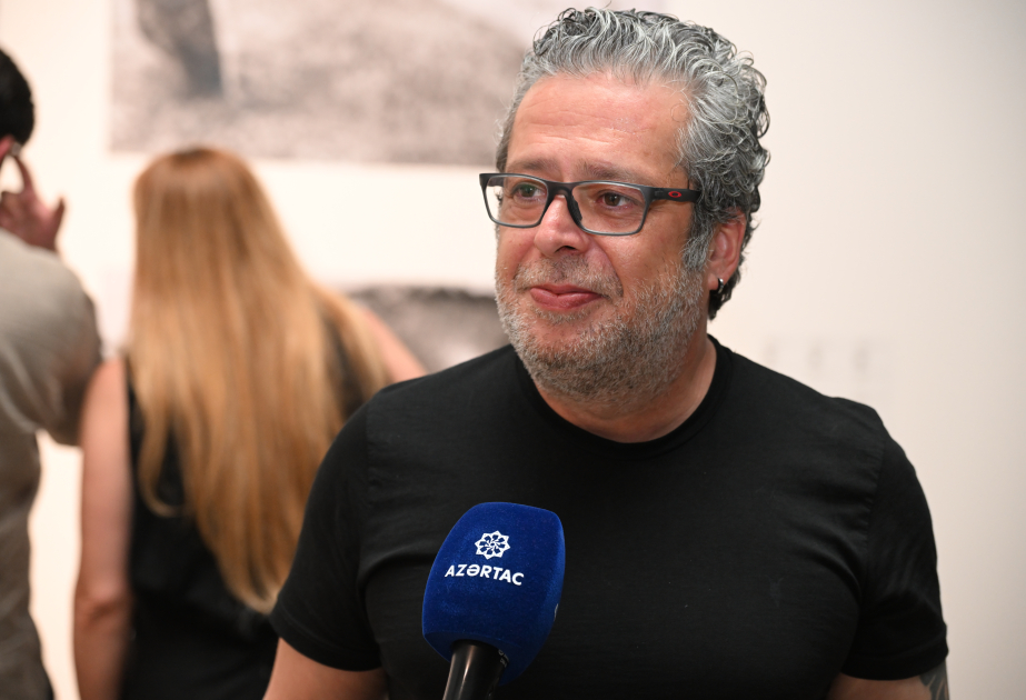 Fırat Arapoğlu: “Proqramlaşdırılmış izlər” sərgisində texnologiyanın yaratdığı yeni reallıq təqdim olunur