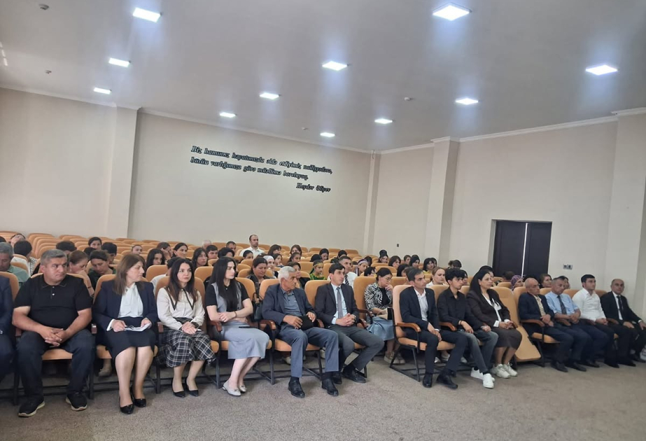 Qəbələdə Milli Qurtuluş Gününə dair məktəbdə görüş: Müstəqilliyimizin Heydər Əliyev strategiyası