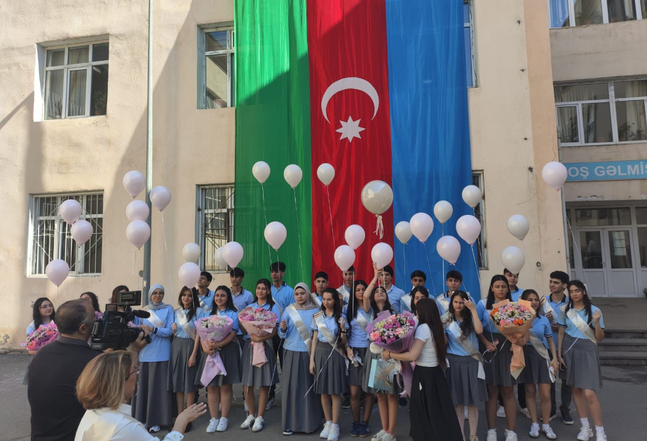 Paytaxtın 53 nömrəli məktəbində 187 nəfər məzun olub