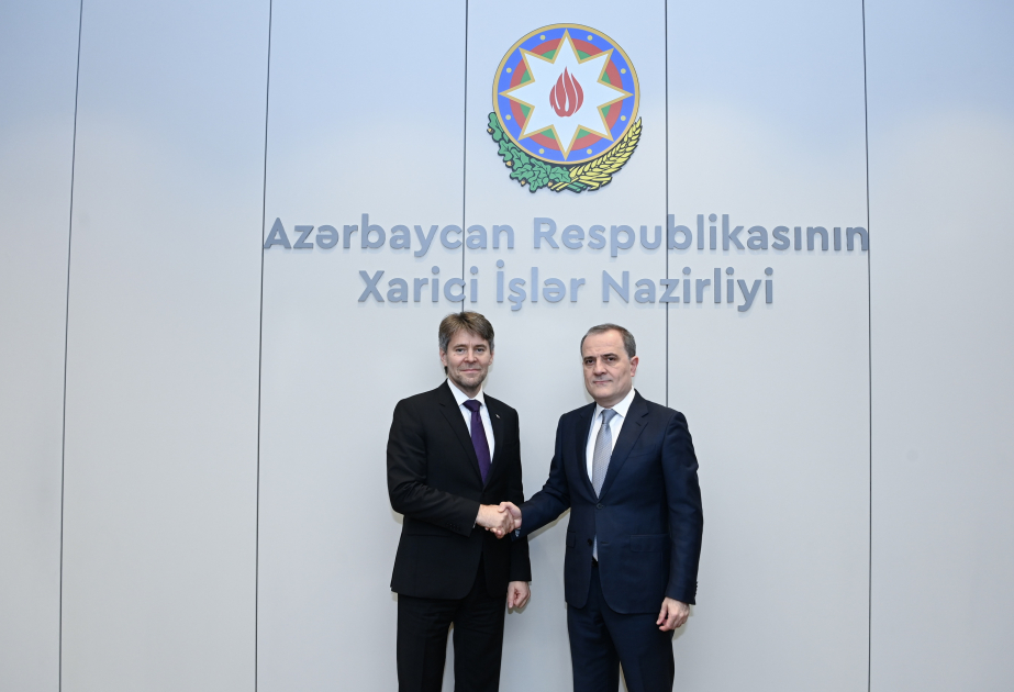 Azerbaiyán y Eslovaquia celebran una nueva ronda de consultas políticas
