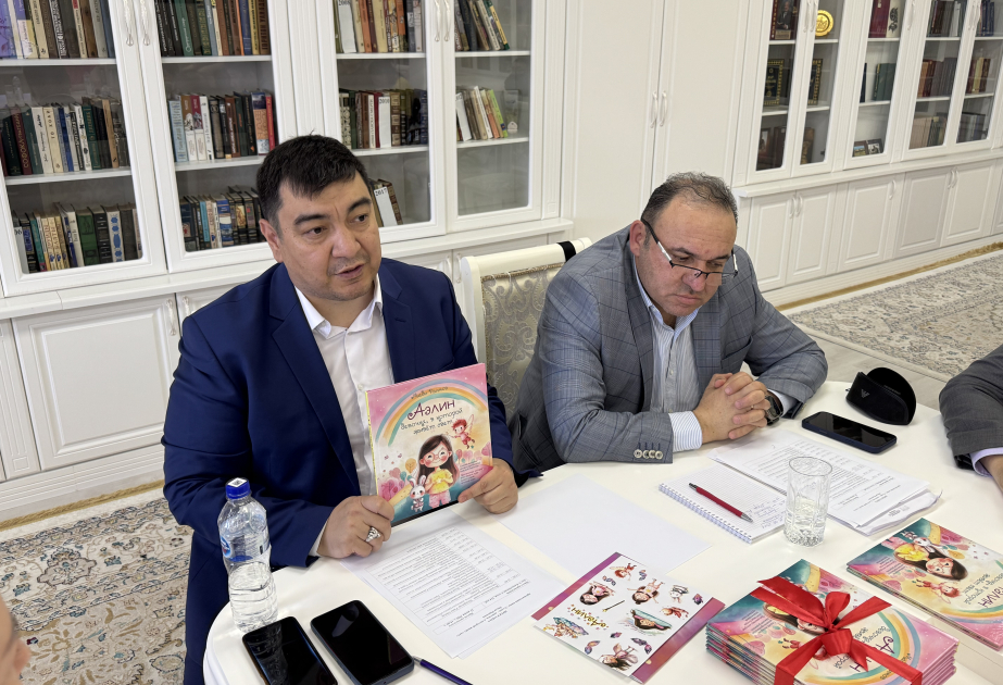 В Астане презентовали детскую книгу Мади Раимова «Аэлин – девочка, в которой живет свет»