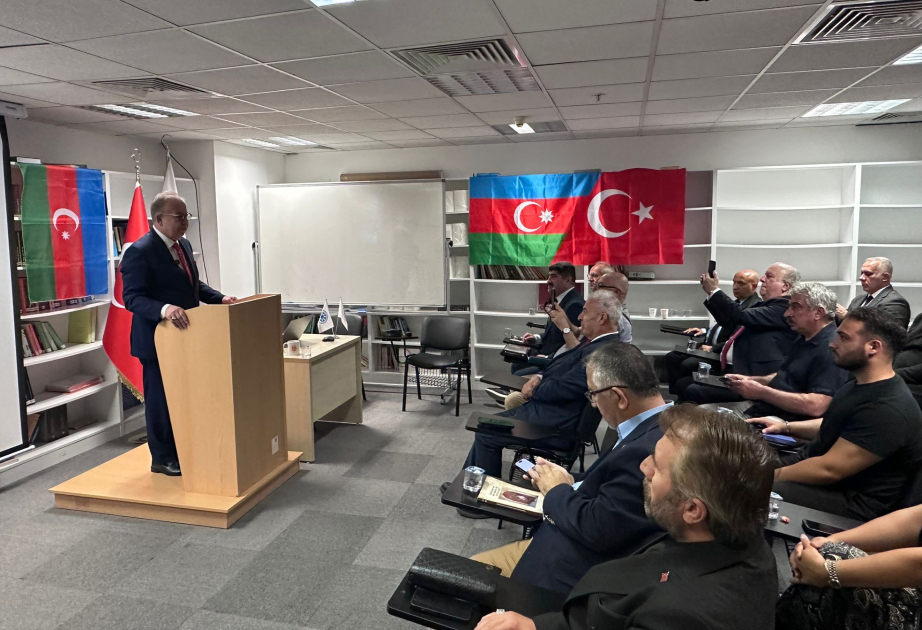 İstanbulda Ümummilli Lider Heydər Əliyevin tarixi xidmətlərindən bəhs olunub