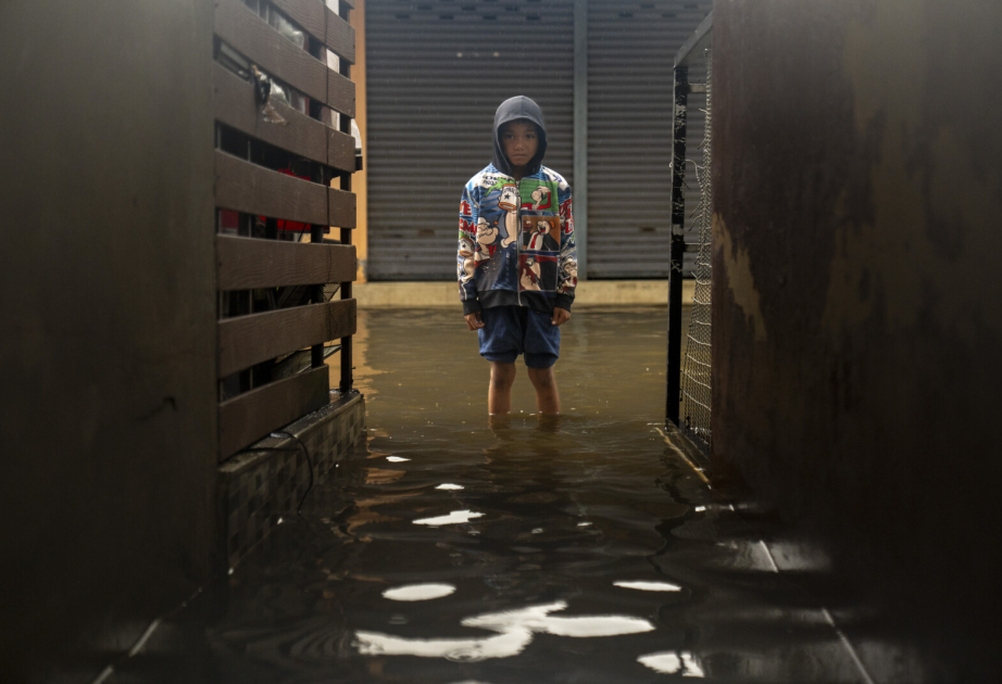 Près de la moitié des enfants de la planète sont exposés à au moins trois menaces climatiques conjuguées