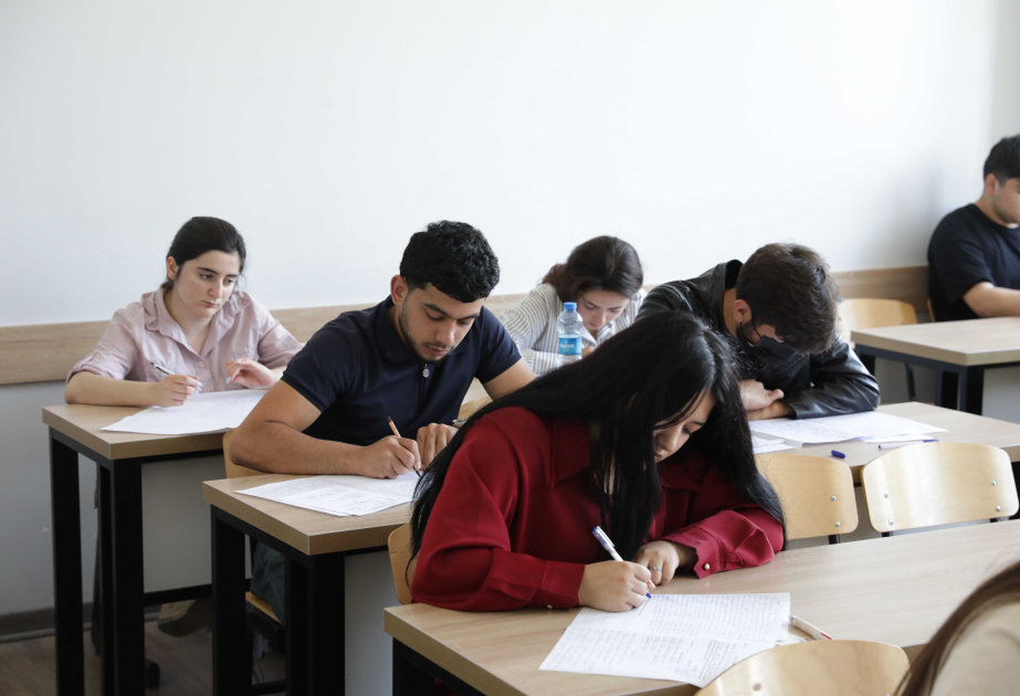 BDU-da yaz imtahan sessiyası davam edir