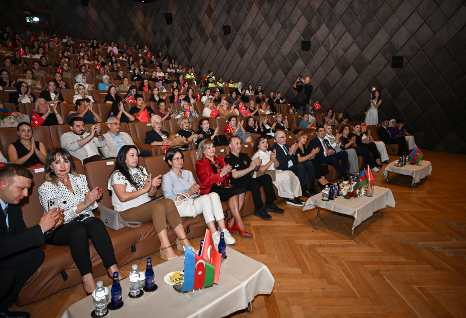 В турецкой Адане показан фильм «Старые чемоданы» о героях Карабахских войн