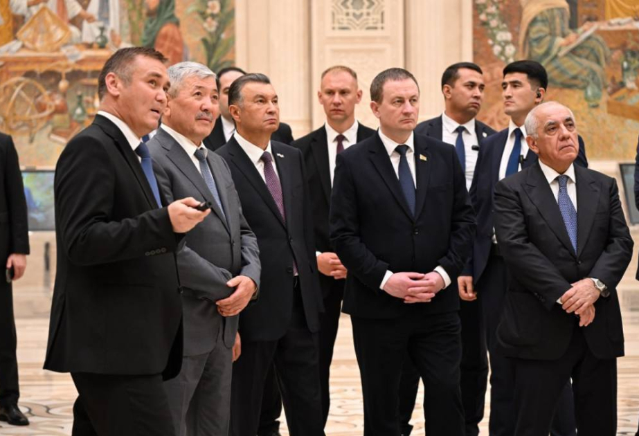 Le Premier ministre Ali Assadov visite le Centre de la civilisation islamique à Tachkent