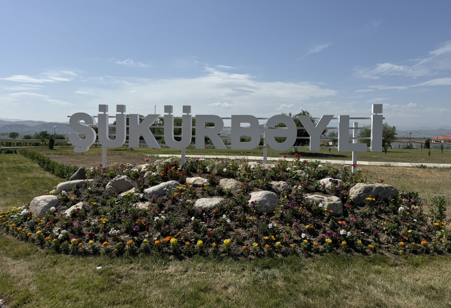 Şükürbəyli kəndində daha 45 ailəyə evlərinin açarları təqdim olunub - YENİLƏNİB