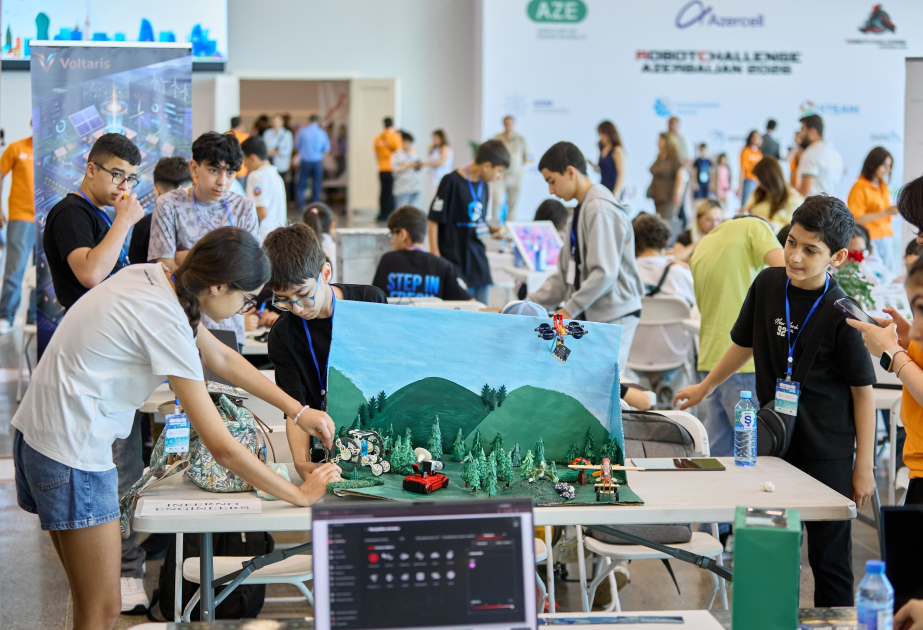 ®  RobotChallenge Azerbaijan 2026 успешно завершился при поддержке Azercell