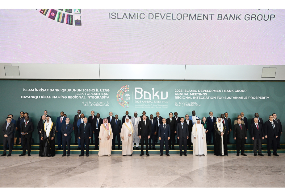 Prezident İlham Əliyevin iştirakı ilə Bakıda İslam İnkişaf Bankı Qrupunun 2026-cı il üzrə İllik Toplantılarının açılış mərasimi keçirilir  YENİLƏNƏCƏK