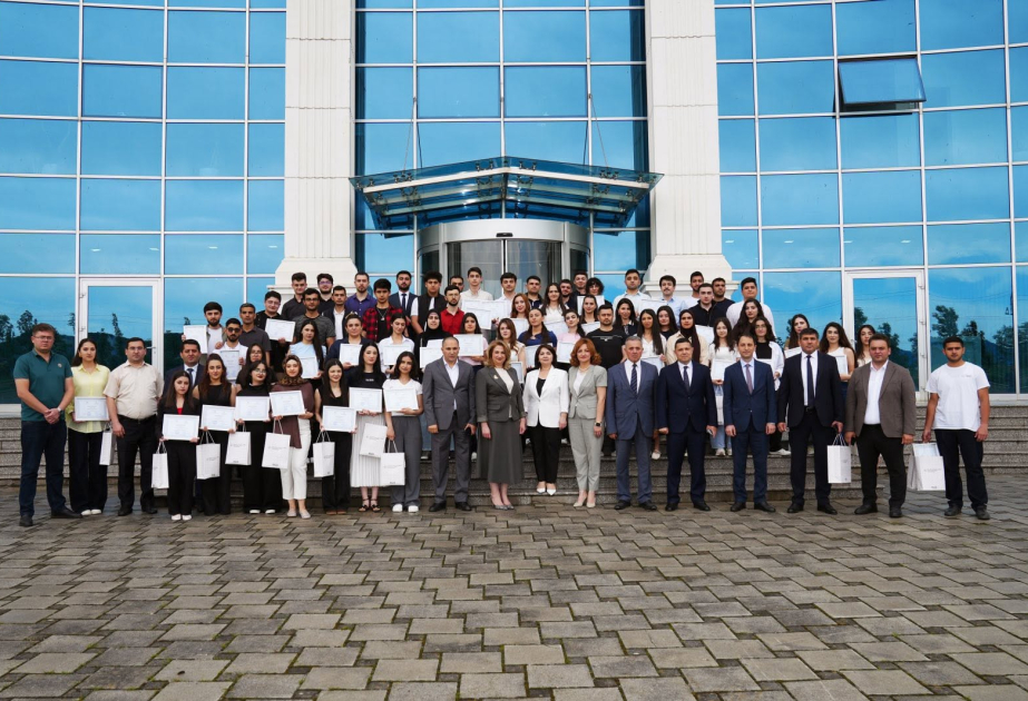 Qarabağ Universitetinin tələbələri “Vergilər” mövzusunda ümumrespublika olimpiadasında qalib olublar
