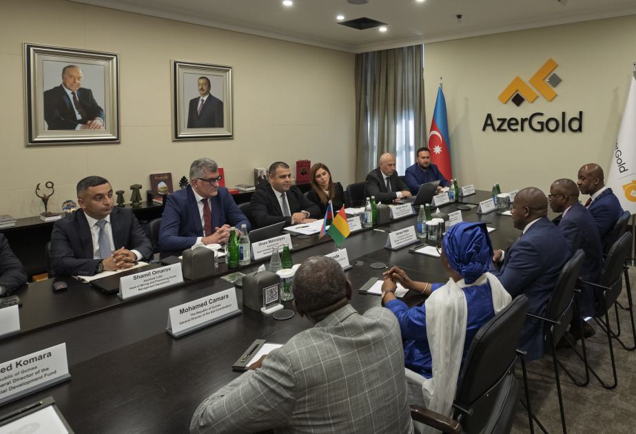 Azerbaiyán y Guinea evalúan perspectivas de cooperación minera: Reunión en AzerGold