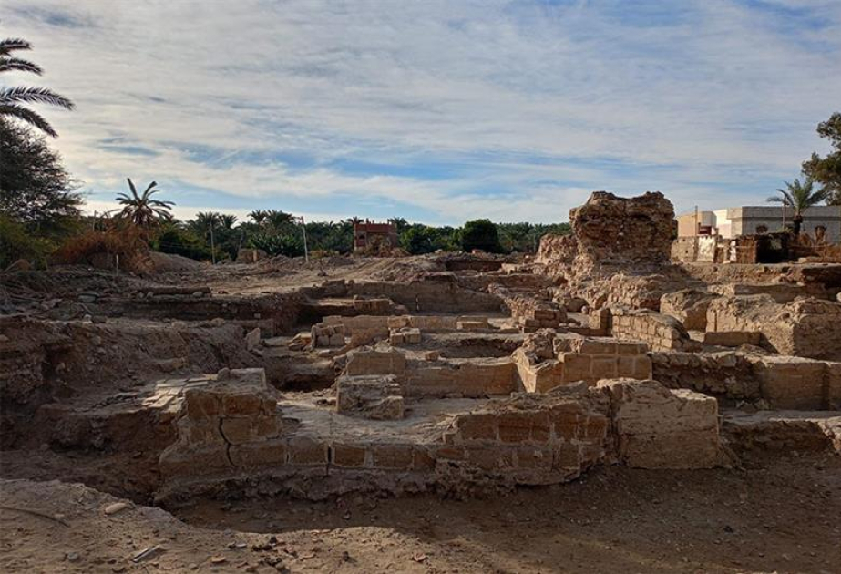 Egypt uncovers 2,500-year-old temple remains in Bahariya Oasis