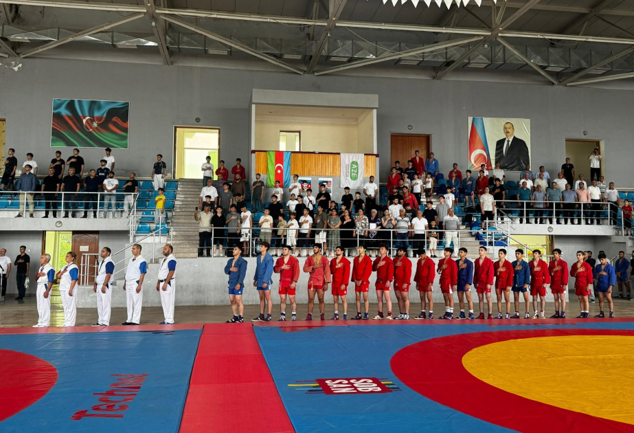 Sambo idman növü üzrə respublika turnirində 100-dən çox idmançı mübarizə aparıb