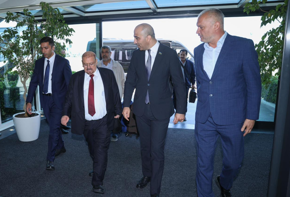 Präsident des jemenitischen Repräsentantenhauses in Baku eingetroffen