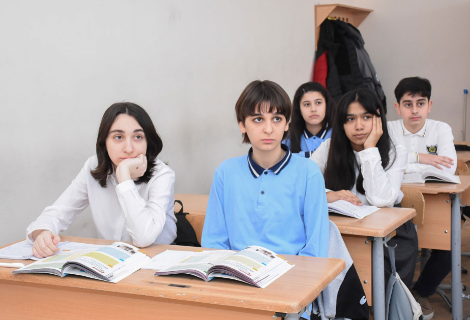 BŞTİ: 46 mindən çox şagirdin elektron sistem vasitəsilə yerdəyişməsi aparılıb