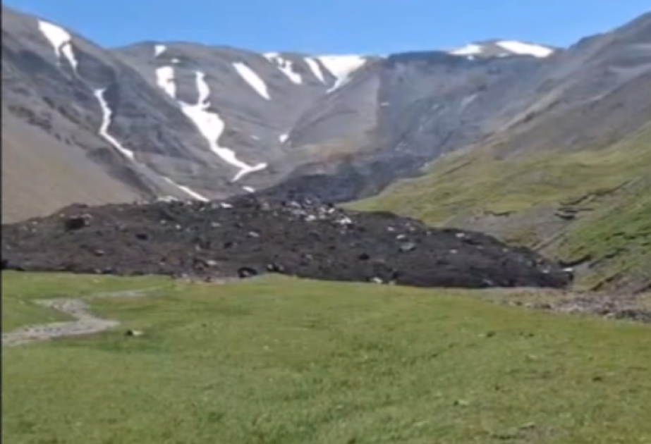 Qubada sürüşmə davam edir