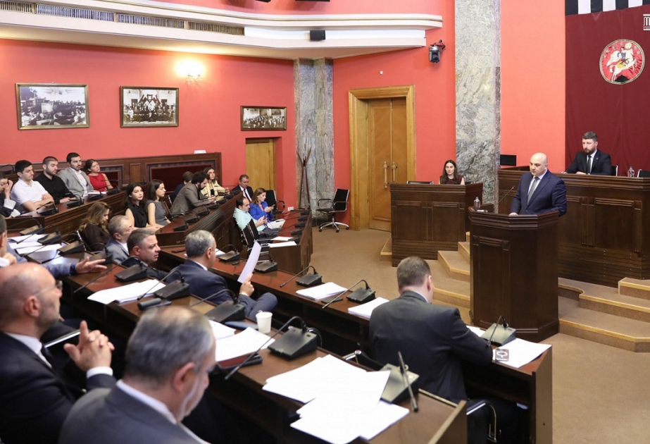 Gürcüstanda əcnəbilərlə bağlı qanunun tələbləri sərtləşdirilir
