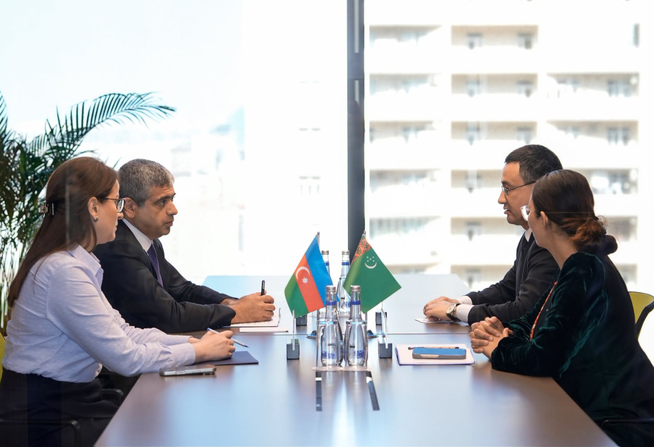 Turkmenistan’s Minister tours DOST Center in Baku
