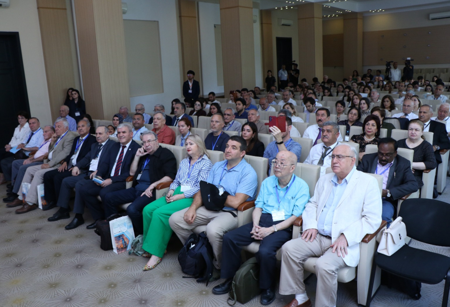 AzMİU beynəlxalq elm mərkəzinə çevrilir: 20-dən çox ölkənin nüfuzlu riyaziyyatçıları Bakıda bir araya gəldi