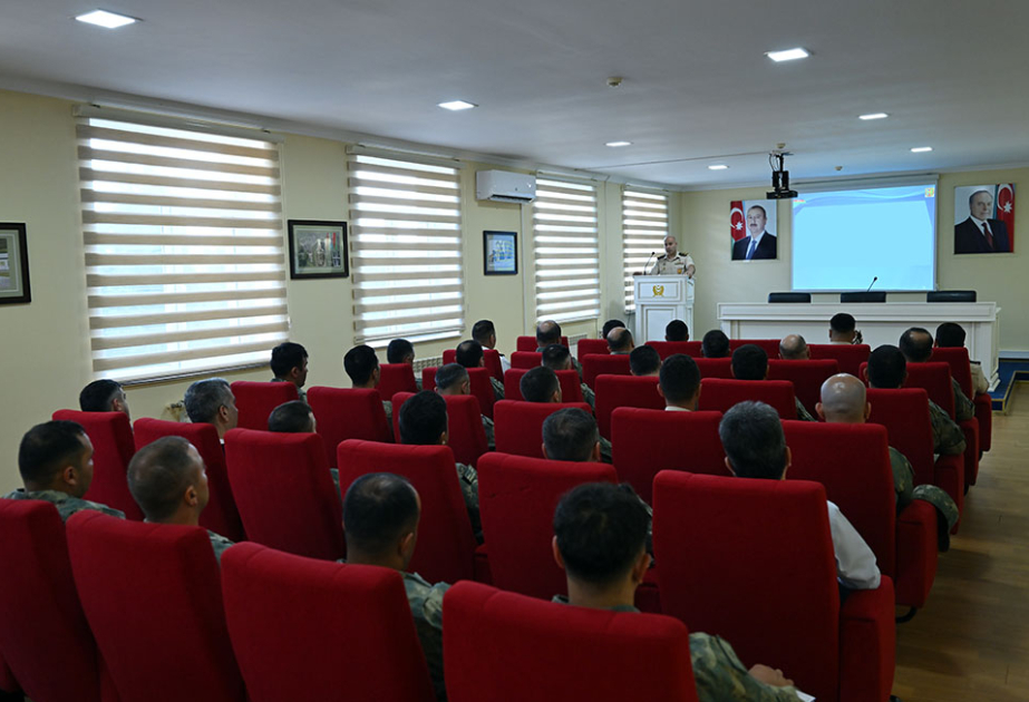 Hərbi Polis İdarəsində qoşun xidmətinin təşkilinə dair seminar təşkil olunub