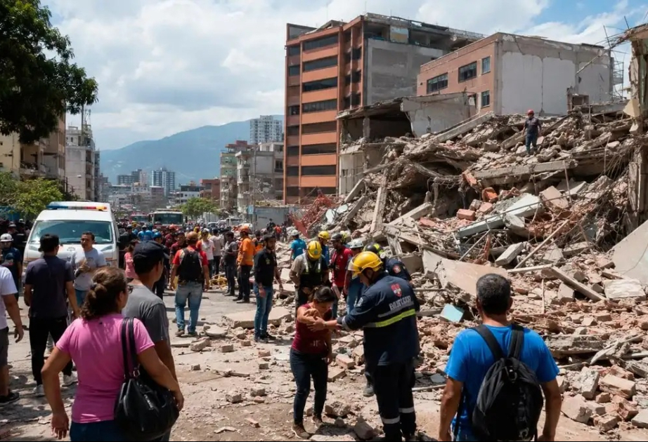ABŞ Venesuelaya xilasedicilər və humanitar yardım göndərir