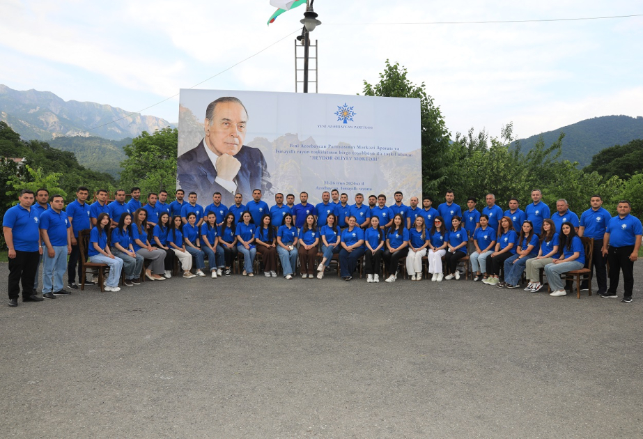 “Heydər Əliyev məktəbi” iştirakçıları üçün yaradıcılıq müsabiqəsi və simulyasiya oyunu təşkil edilib
