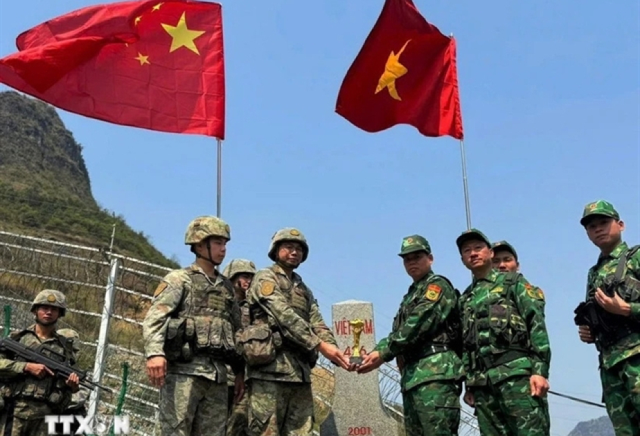 Vietnamese, Chinese border forces conduct joint patrol