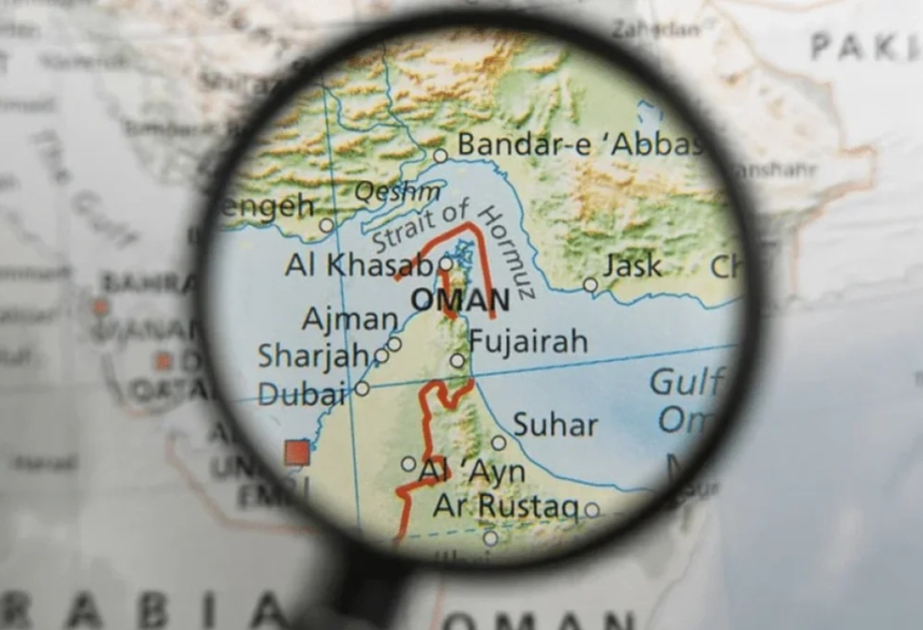 Oman sahillərində yük gəmisinə mərmi dəyib