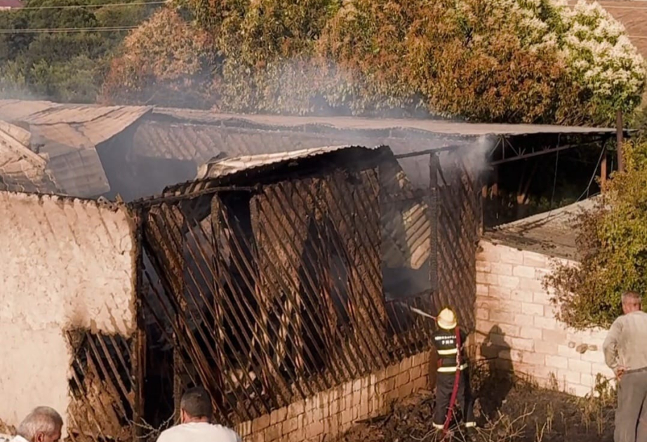 Cəlilabadda fərdi yaşayış evi yanaraq kül olub