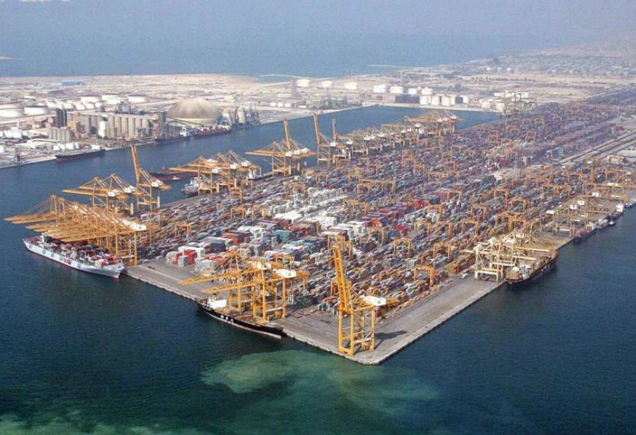 إيران والإمارات تستأنفان التعاون التجاري عبر ميناء جبل علي بعد توقف بسبب العمليات العسكرية