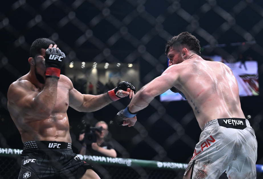 UFC: Günün ilk görüşləri başa çatıb, Azərbaycan təmsilçiləri qələbə qazanıblar