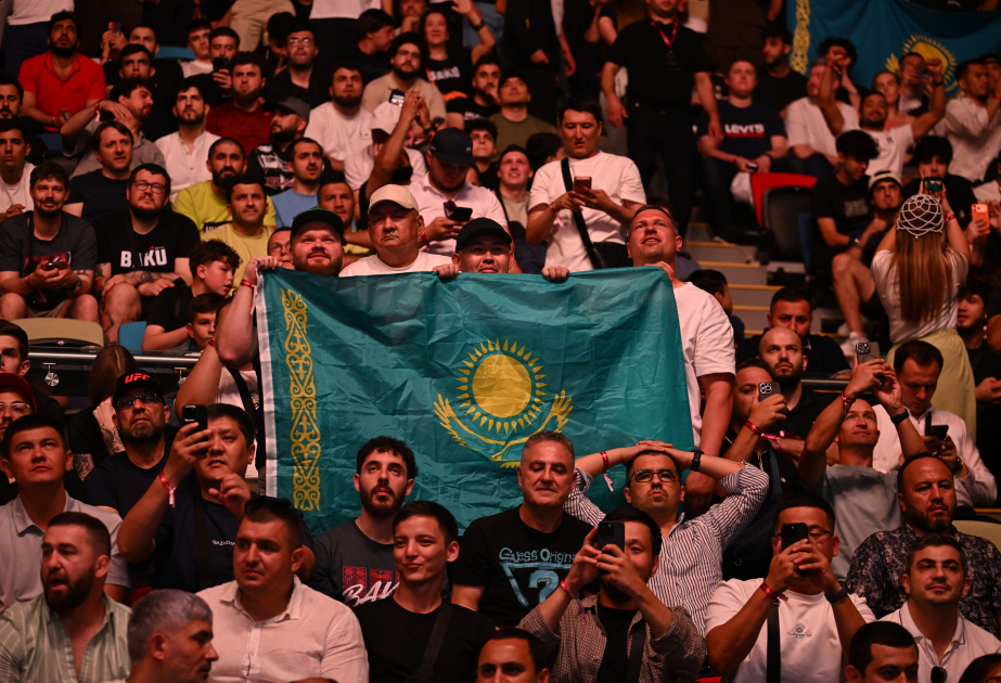UFC: Qazaxıstan təmsilçisi qələbəyə sevinib