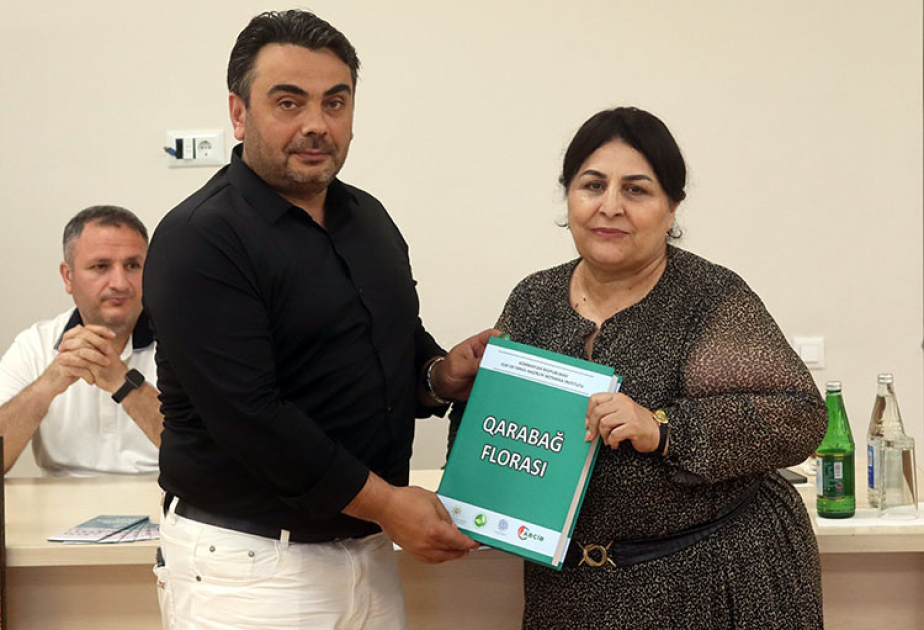 Qarabağ florasına həsr edilən kitabların təqdimatı olub