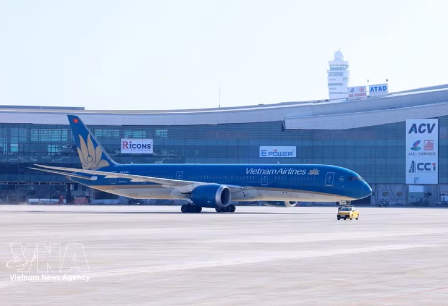 Vietnam Airlines operates special flight carrying rescue teams, relief supplies to Venezuela