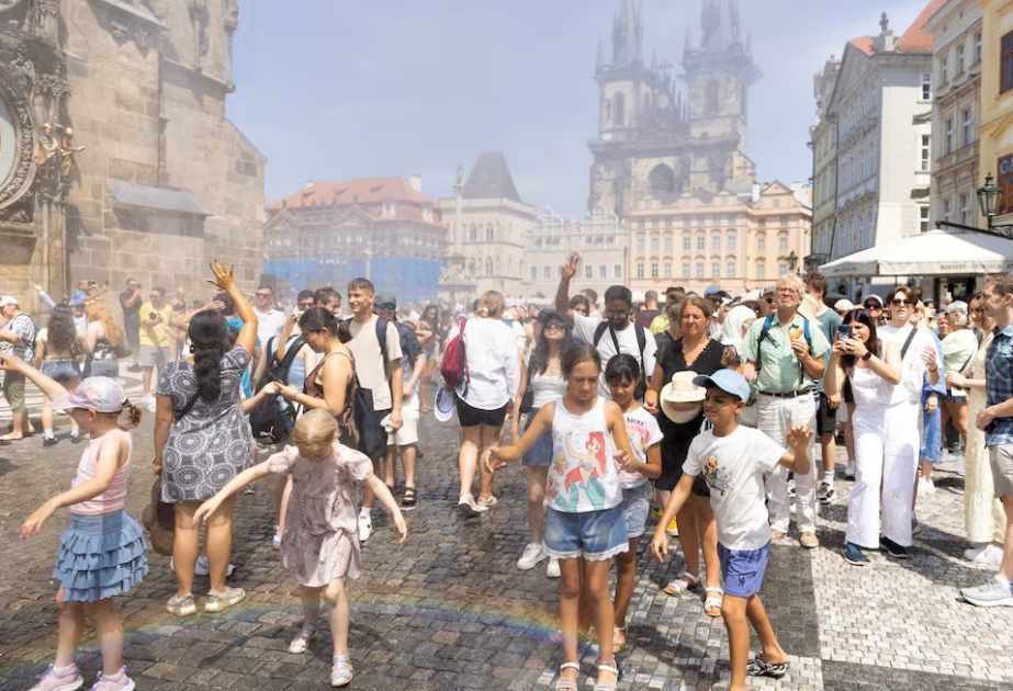 Italy and Balkans endure heatwave, US also faces soaring temperatures