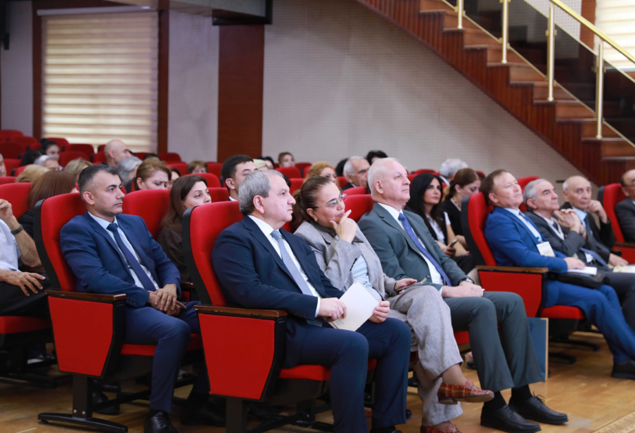 BDU-da Birinci Türkoloji Qurultayın 100 illik yubileyinə həsr edilən kitabların təqdimatı olub