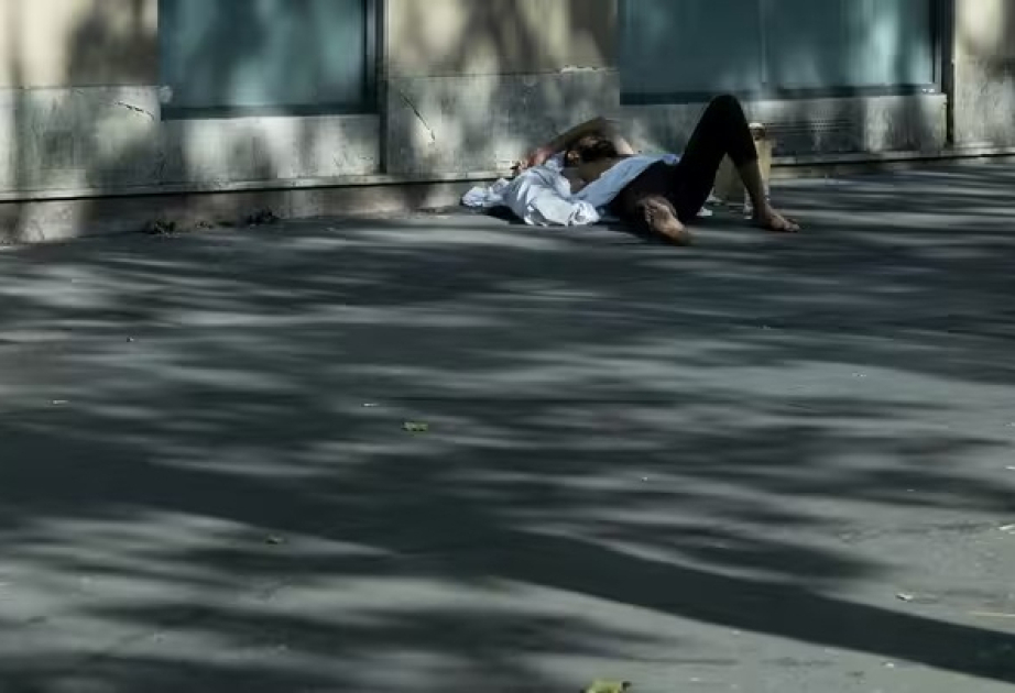موجة الحر في فرنسا تتسبب في وفاة أكثر من 10 أشخاص من المشردين