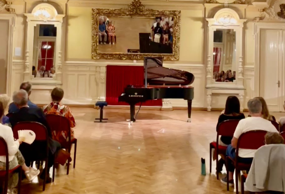 Avropada sayca 40-cı konsert: Pianoçu Ayan Məmmədlinin Avstriya uğuru