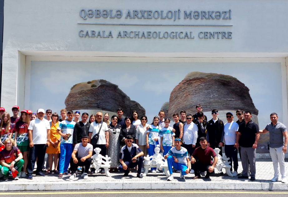 Beynəlxalq yarışın iştirakçıları Qəbələ Arxeoloji Mərkəzi ilə tanış olublar