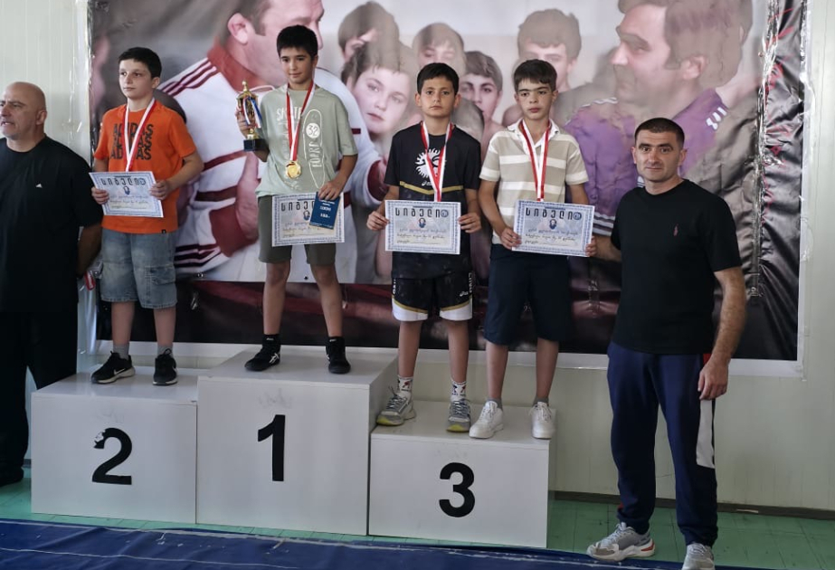Gənc soydaşlarımız Tbilisidə keçirilən güləş turnirində 2 medal qazanıblar
