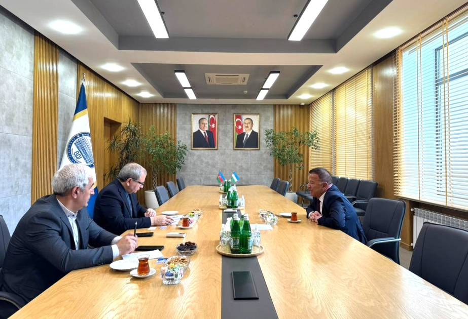 Staatliche Universität Baku baut Zusammenarbeit mit Internationaler Universität Buchara aus