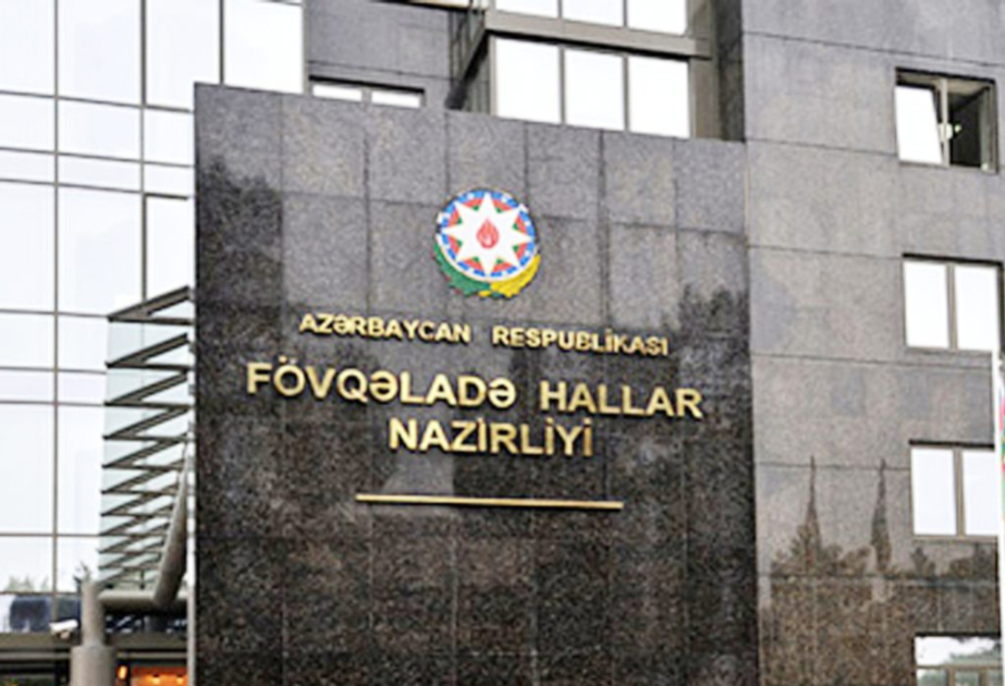 Bakıxanov qəsəbəsində yanğın baş verib, 4 avtomobil zərər görüb