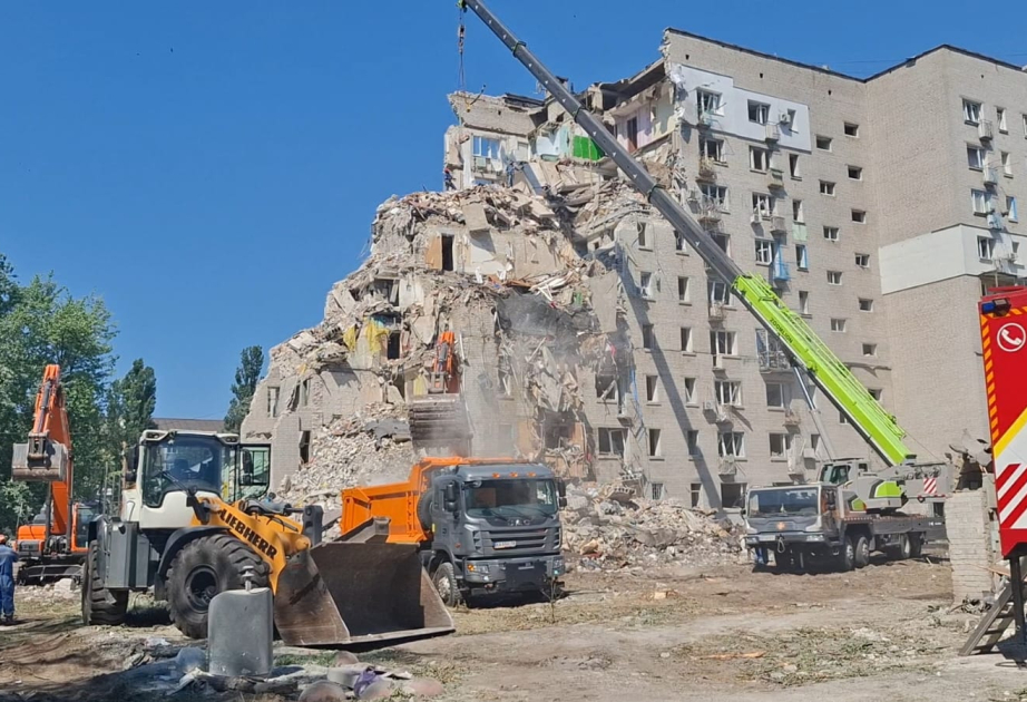 Kiyevə hava hücumu zamanı yaşayış binası çöküb AZƏRTAC-ın REPORTAJI