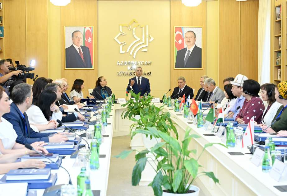 Birinci Türkoloji Qurultayın 100 illiyinə həsr olunmuş nəşrlərin təqdimatı olub