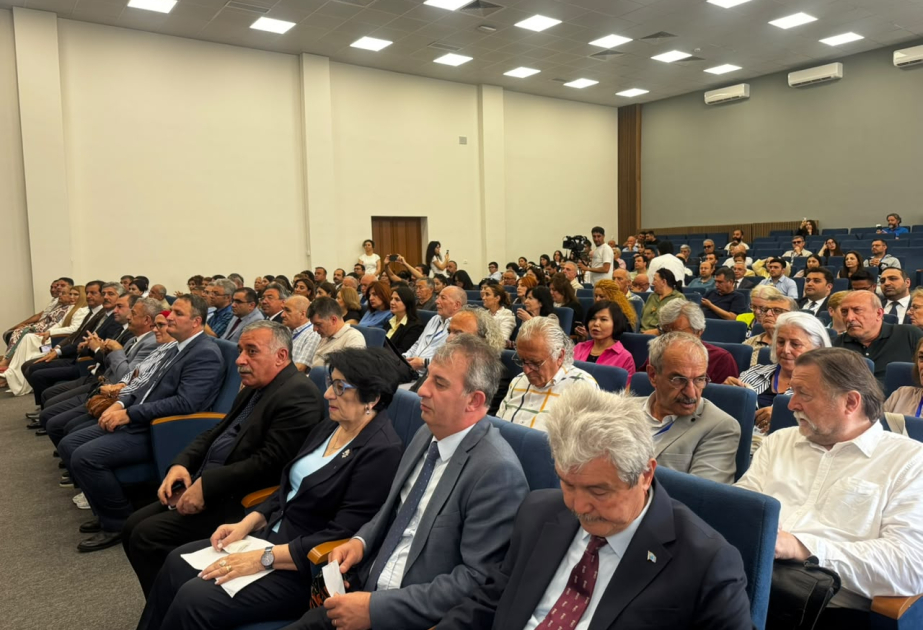 Qarabağ Universitetində “Birinci Türkoloji Qurultayın elmi və mədəni irsi” mövzusunda konfrans təşkil olunub