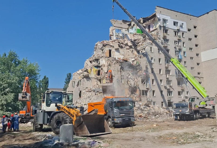 Kiyevdə hava zərbələri nəticəsində ölənlərin sayı 20 nəfərə çatıb