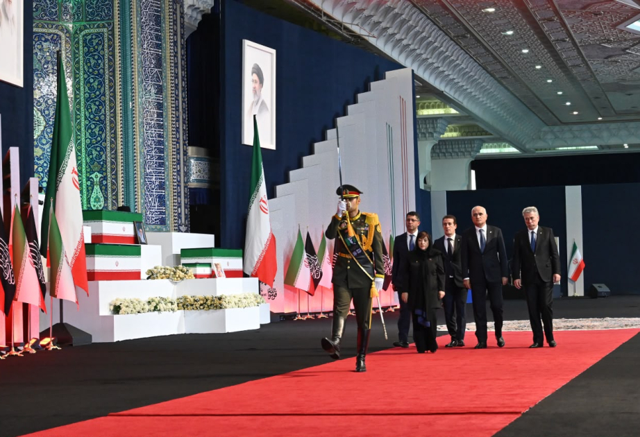 Parlamentssprecherin nimmt an Trauerzeremonie für Ajatollah Ali Khamenei teil